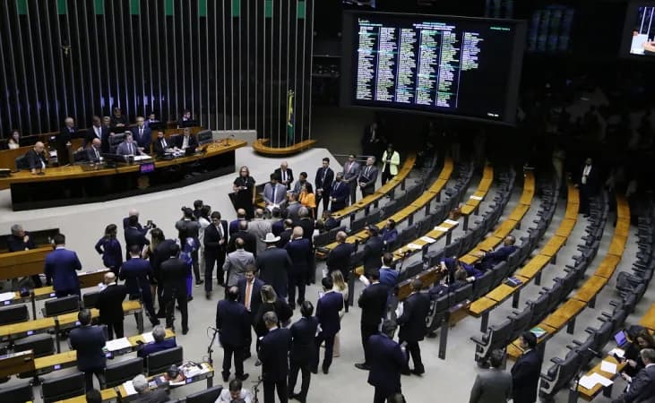 PL da Anistia alcança 257 assinaturas para tramitação de urgência mas não apresenta lista