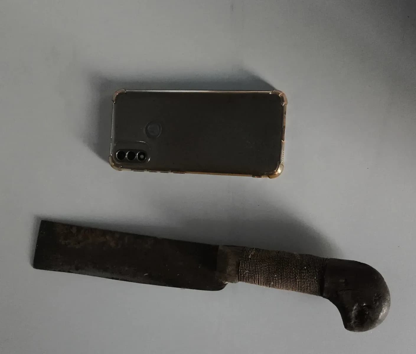 Suspeito é preso após usar facão para roubar celular no Amazonas