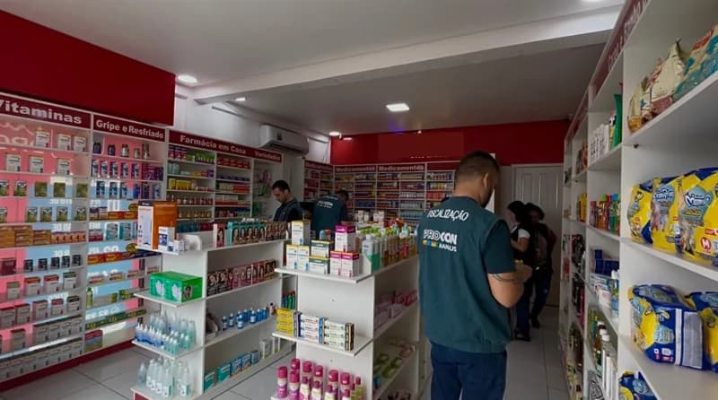 Duas farmácias clandestinas são interditadas durante operação conjunta em Manaus
