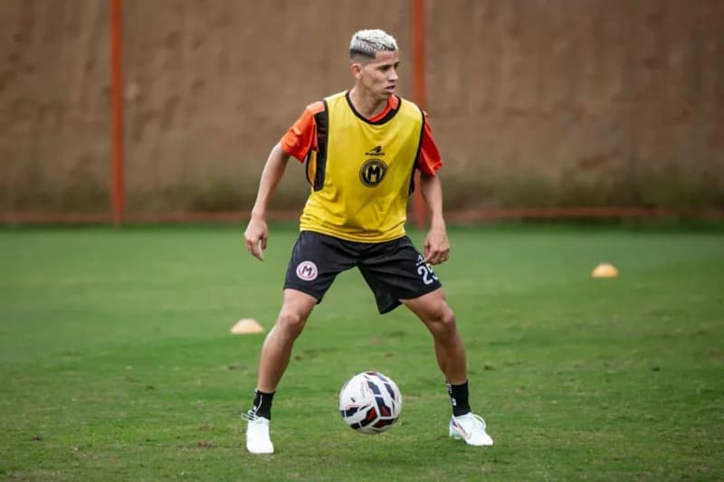 Manauara EC contrata o atacante Állefe para a Série D do Brasileiro