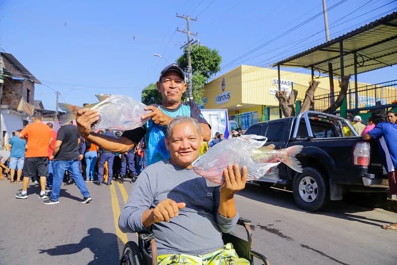 Semana Santa: Cerca de 5 mil tambaquis são entregues às famílias na Compensa, em Manaus