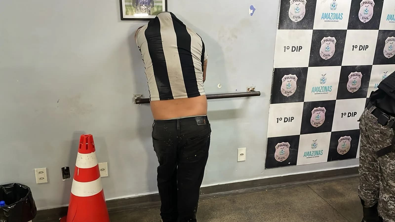 Passageira luta com assaltante de ônibus na zona centro-sul de Manaus