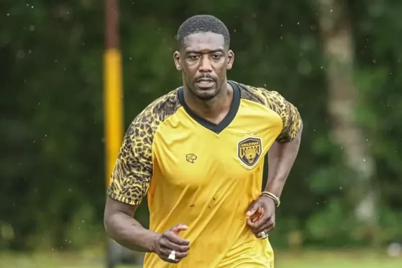 Francês, ex-Arsenal, é oficializado no Amazonas para a Série B