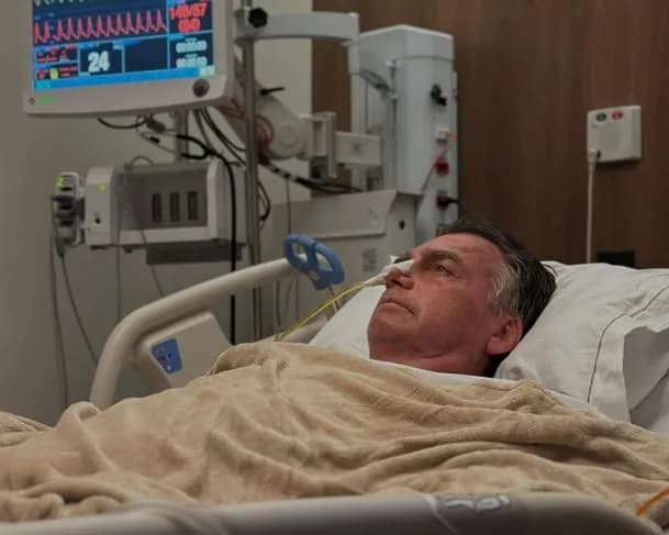 Mesmo na UTI, Bolsonaro recebe intimação oficial da Justiça