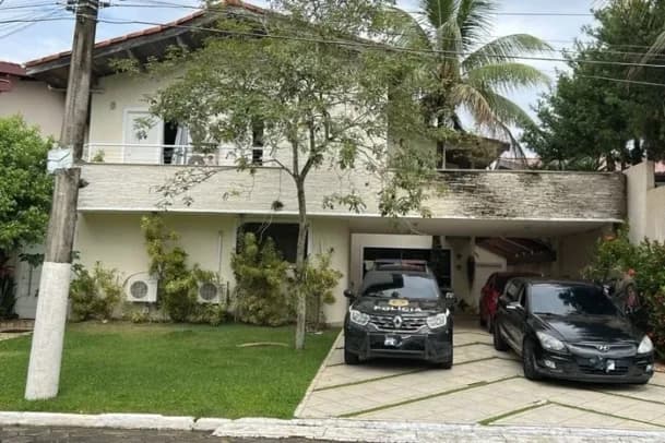 Polícia Civil descobre bando em mansão de luxo no Guarujá, em SP