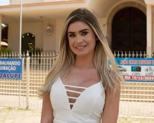 Criadora de conteúdo adulto termina casamento após engravidar de ator porno