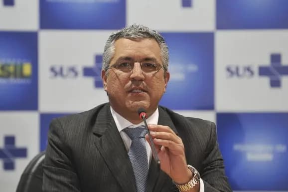 Ministro da Saúde usa internação de Bolsonaro para valorizar Samu e SUS nas redes sociais