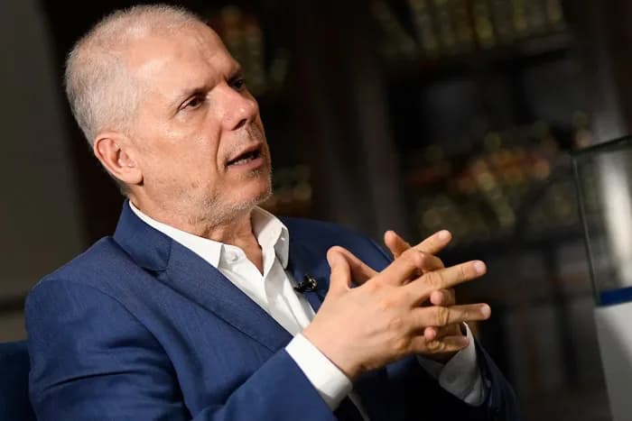 Presidente do INSS é afastado após operação da PF sobre fraude de R$ 6,3 bilhões