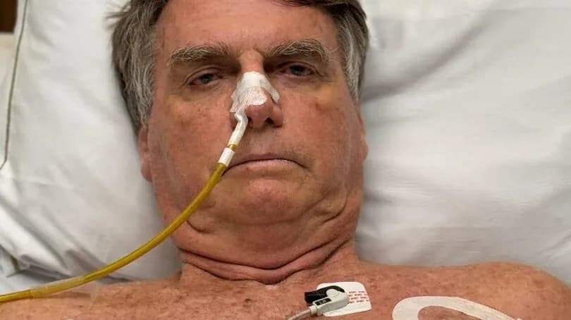 Após 17 dias internado, Bolsonaro volta a tomar água por via oral