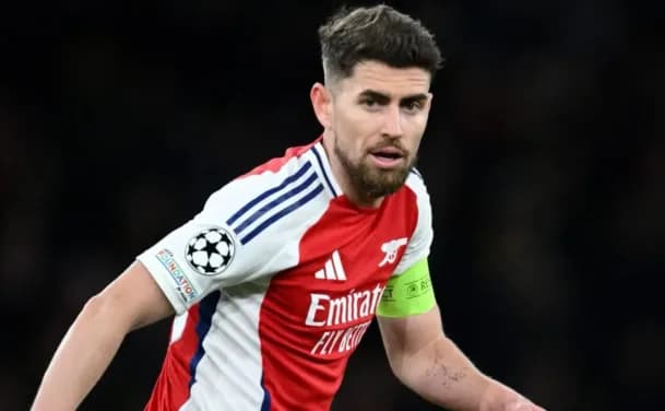 Flamengo acerta valores e está perto de anunciar o volante Jorginho