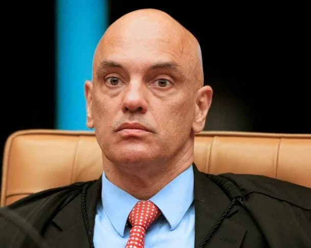 Alexandre de Moraes rejeita pedido de prisão de Jair Bolsonaro