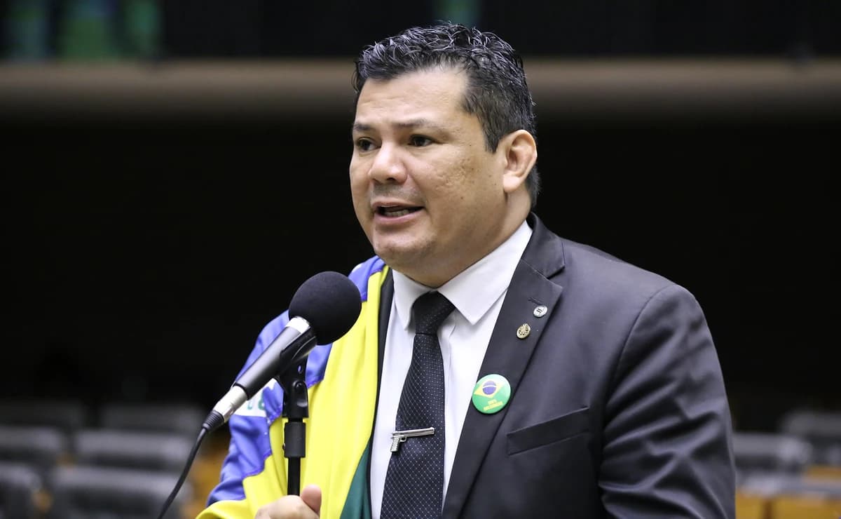 Após fala polêmica, deputado pede desculpas a Lula: “Cristão não deve desejar a morte de ninguém”