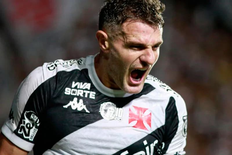 Com dois gols de Vegetti, Vasco vence o Sport e entra no G-4 do Brasileirão