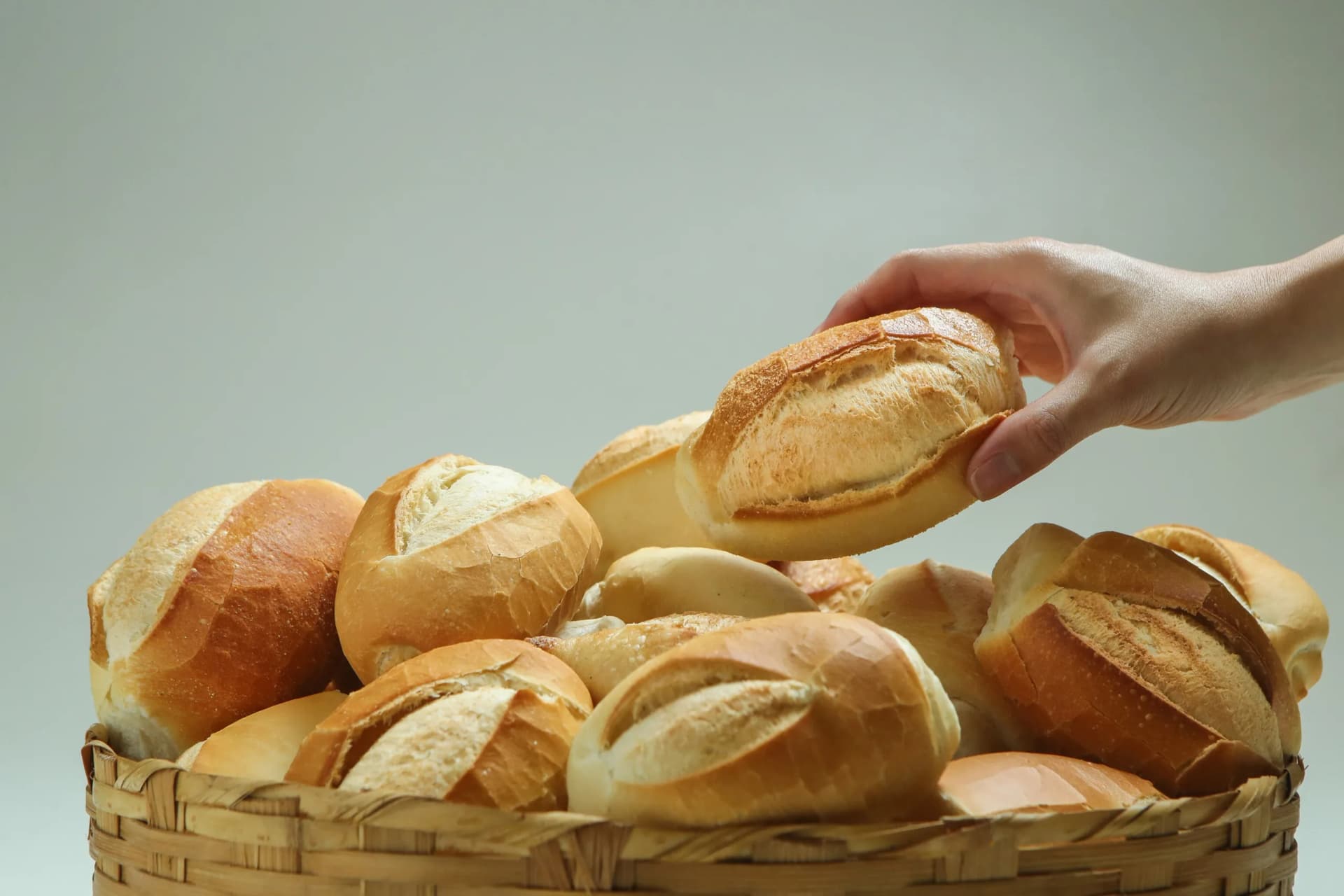 Saiba como guardar pão francês para durar mais e ficar fresquinho