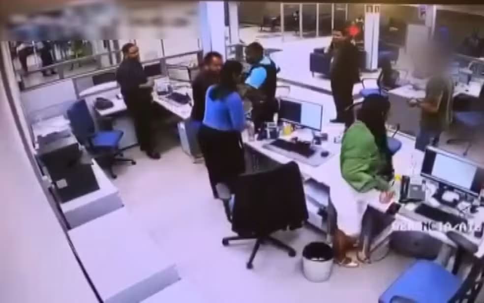 VÍDEO: Cliente é morto por segurança de banco na Bahia após discussão com gerente