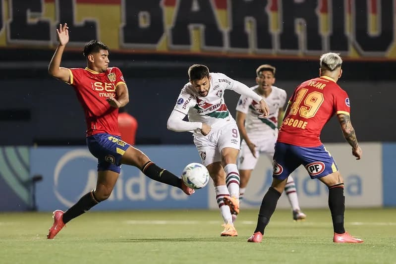 Fluminense arranca empate com o Unión Española pela Sula