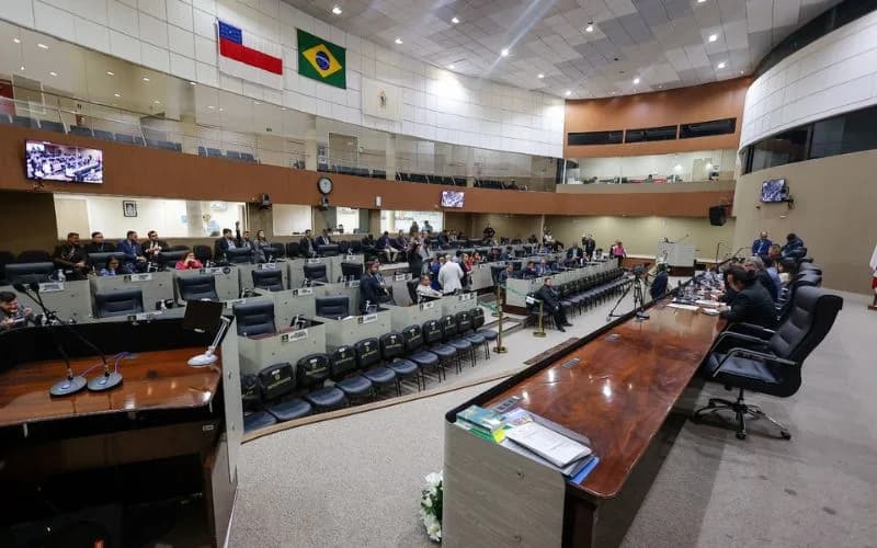 Vereadores de Manaus gastaram mais de R$1,3 milhão do cotão em fevereiro