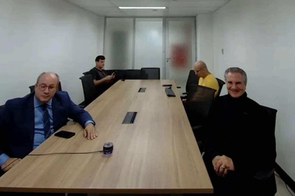 Collor deixa presídio em Maceió para começar a cumprir prisão domiciliar