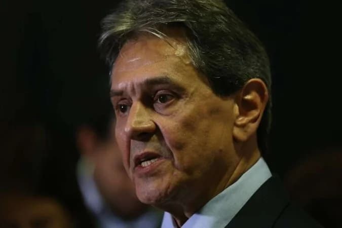 Moraes concede prisão domiciliar humanitária a Roberto Jefferson