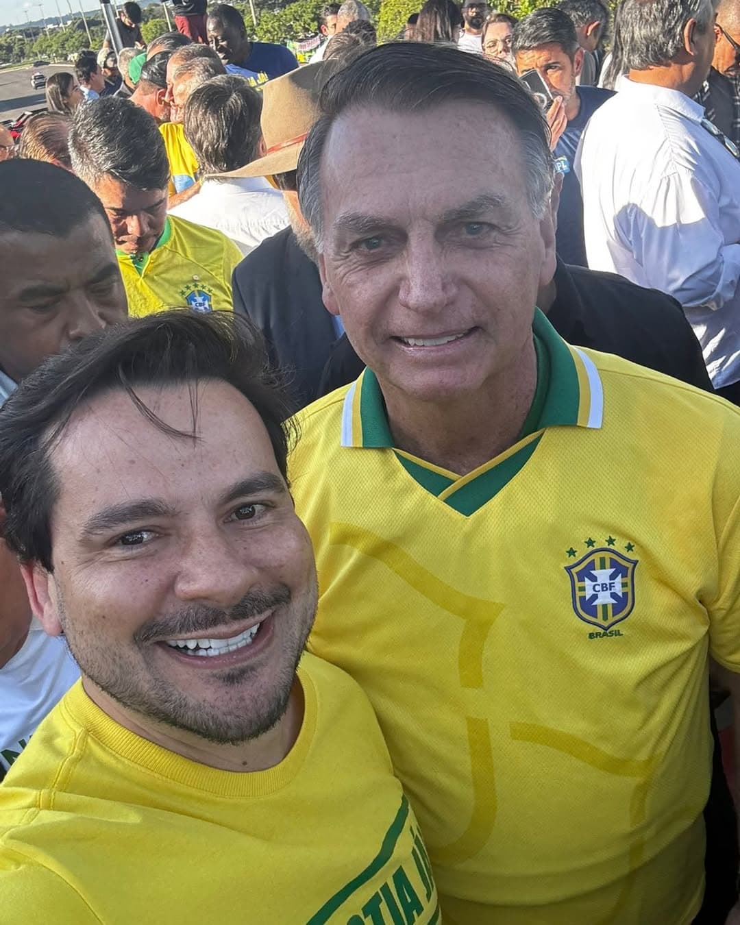 Alberto Neto participa ao lado de Bolsonaro de ato pró-anistia