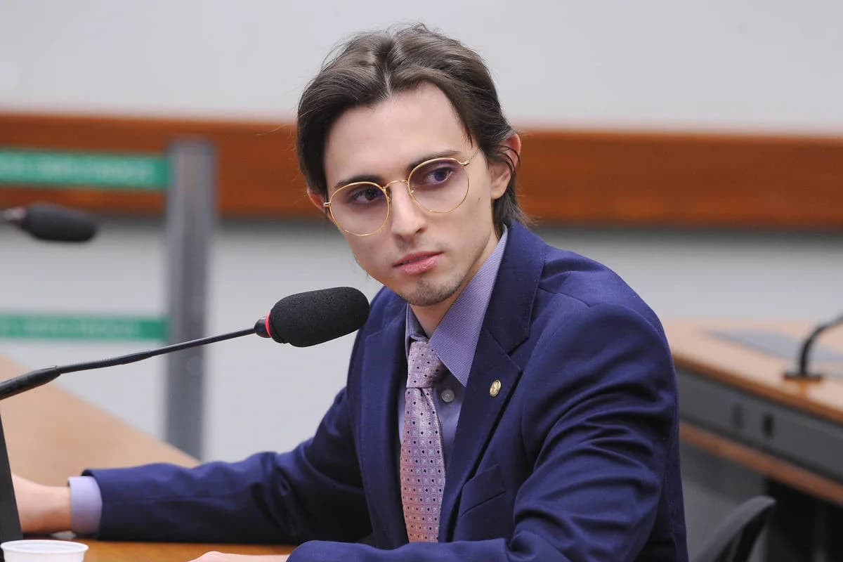 Amom denuncia Prefeitura de Manaus por bloqueio de emendas a instituição de crianças autistas