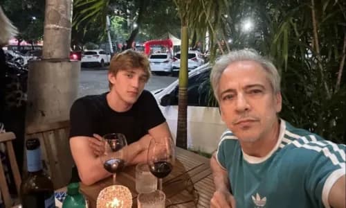 Aos 61 anos, ator de ‘Vale Tudo’ ganha declaração de namorado modelo de 19; saiba quem é