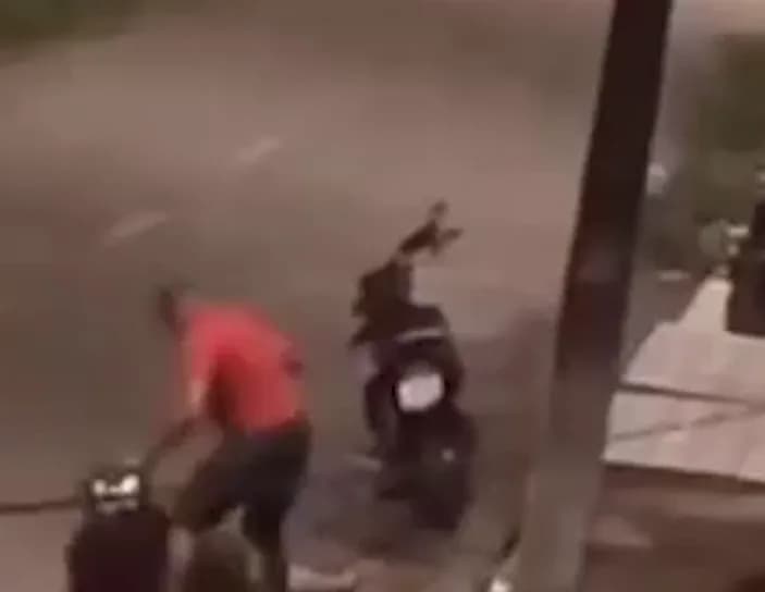 VÍDEO: Mulher é espancada na rua na frente de criança em Maracanaú