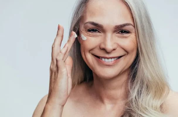 Pele Renovada: 6 receitas naturais para esfoliar e hidratar em Casa