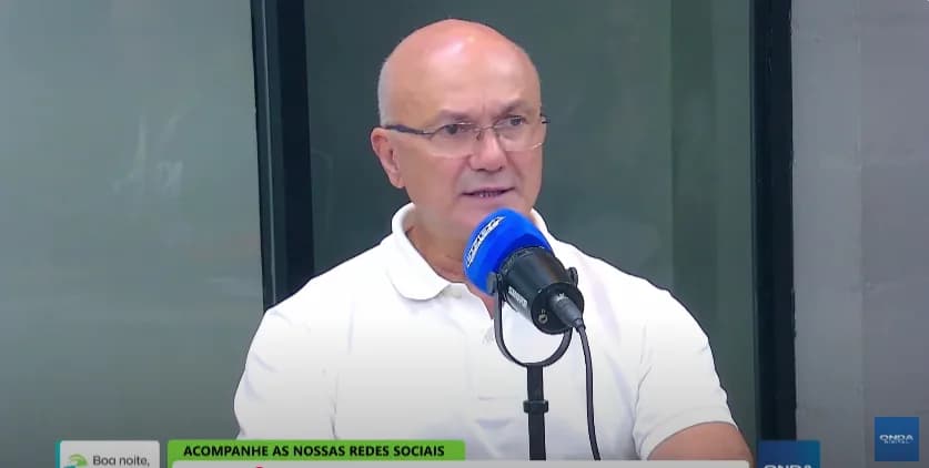 “Eu não fiz nenhum elogio, eu falei a realidade, analisei pragmaticamente”, revela Menezes sobre suposto elogio a Omar Aziz