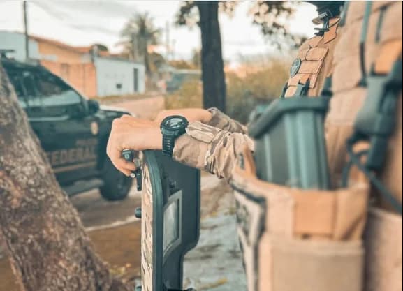 Policiais do Amazonas são alvos da PF por suspeita de sequestro e tortura em Roraima