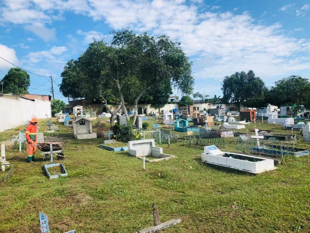 Prefeitura de Manaus divulga orientações a visitantes de cemitérios para evitar incêndios