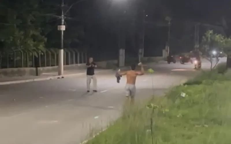 Sargento da Marinha é espancado durante briga em bar de Manaus; veja imagens fortes