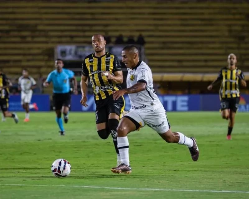 Amazonas marca, mas cede empate para o Volta Redonda