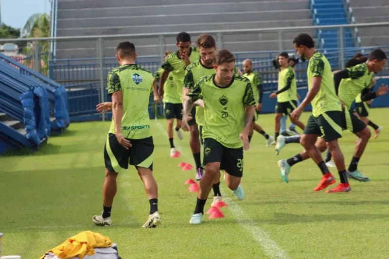Manaus FC intensifica treinos para duelo com o Independência-AC