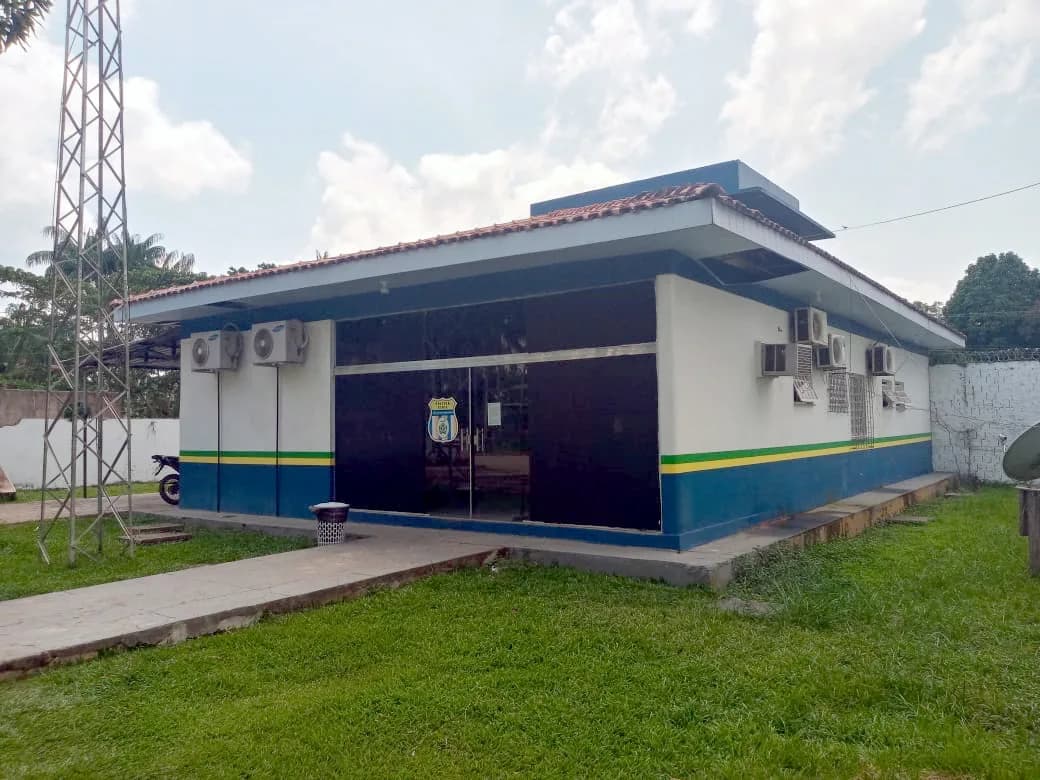 Jovem é encontrado morto com marcas de violência em área de mata no interior do Amazonas