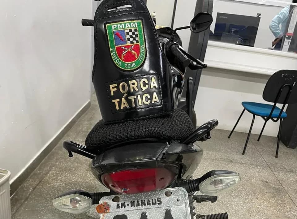 Motociclista é preso ao passear de moto com placa adulterada em Manaus
