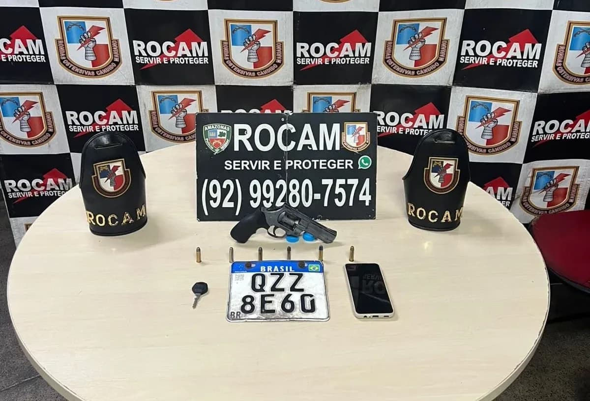 ‘Fichados’ por 6 crimes, homens armados são presos com moto roubada em Manaus