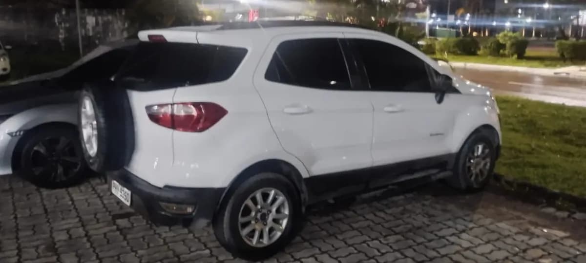 Mulheres são feitas reféns por criminosos em Manaus