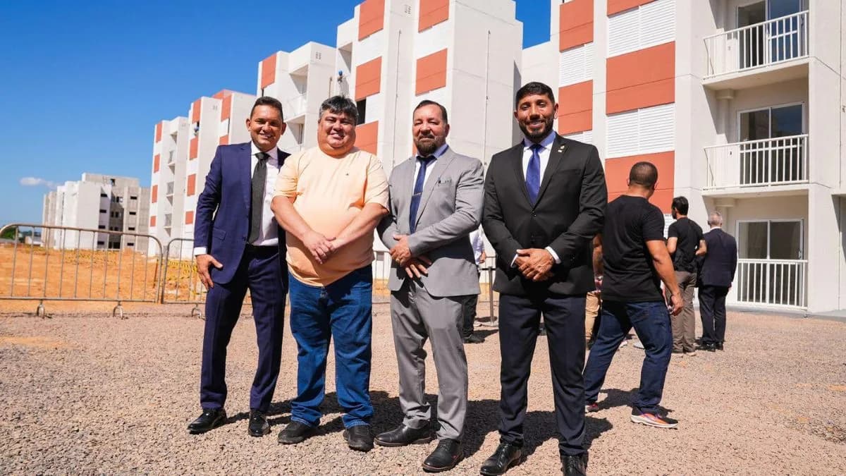 David Reis comparece em agenda com ministro das Cidades em dia de sessão plenária