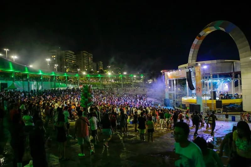 ‘Festa do Trabalhador’ atrai mais de 11 mil pessoas na orla da Ponta Negra