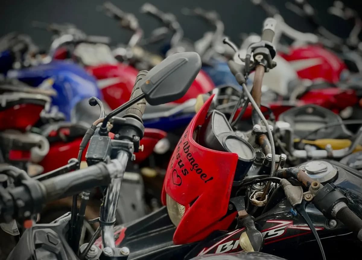 Polícia recupera e devolve 60 motos roubadas a donos em Manaus
