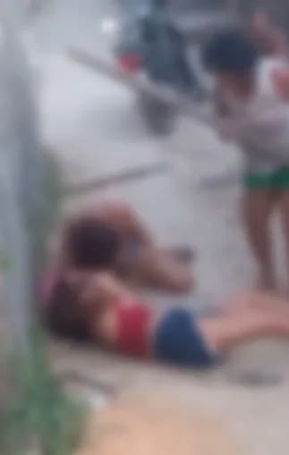 PORRADÃO: Mulher tenta apartar briga da filha com pedaço de madeira em Belém