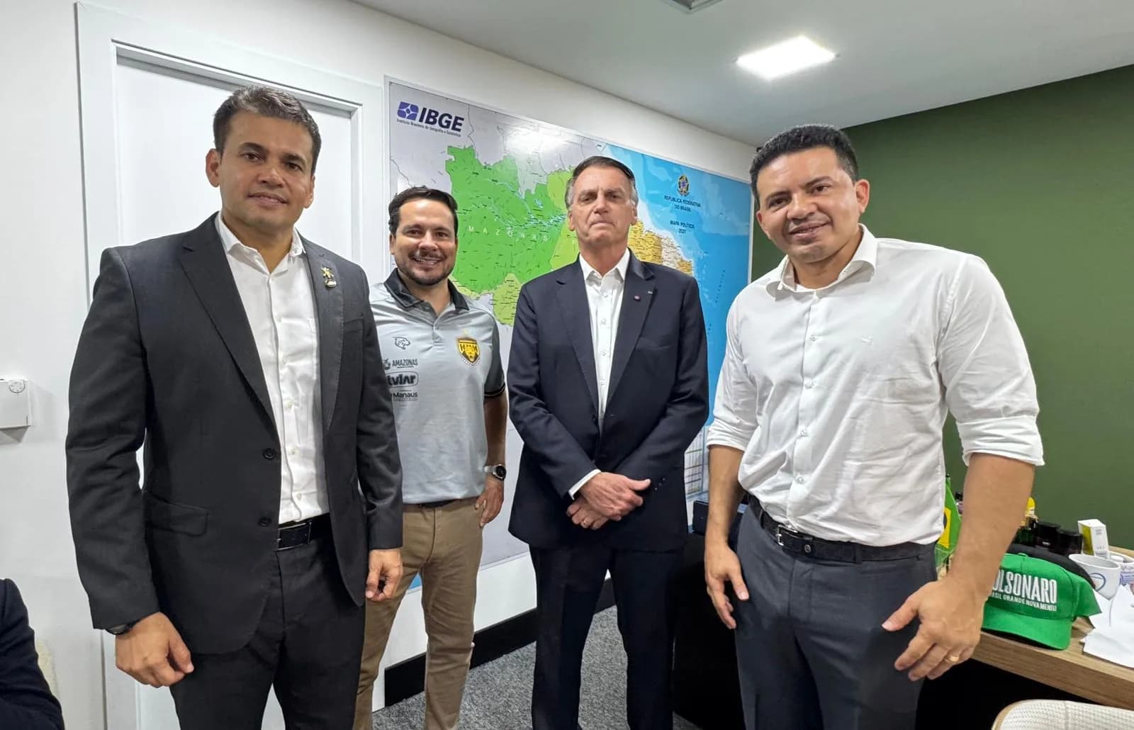 Capitão Alberto Neto, Rosses e Péricles se reúnem com Bolsonaro para estratégias rumo a 2026