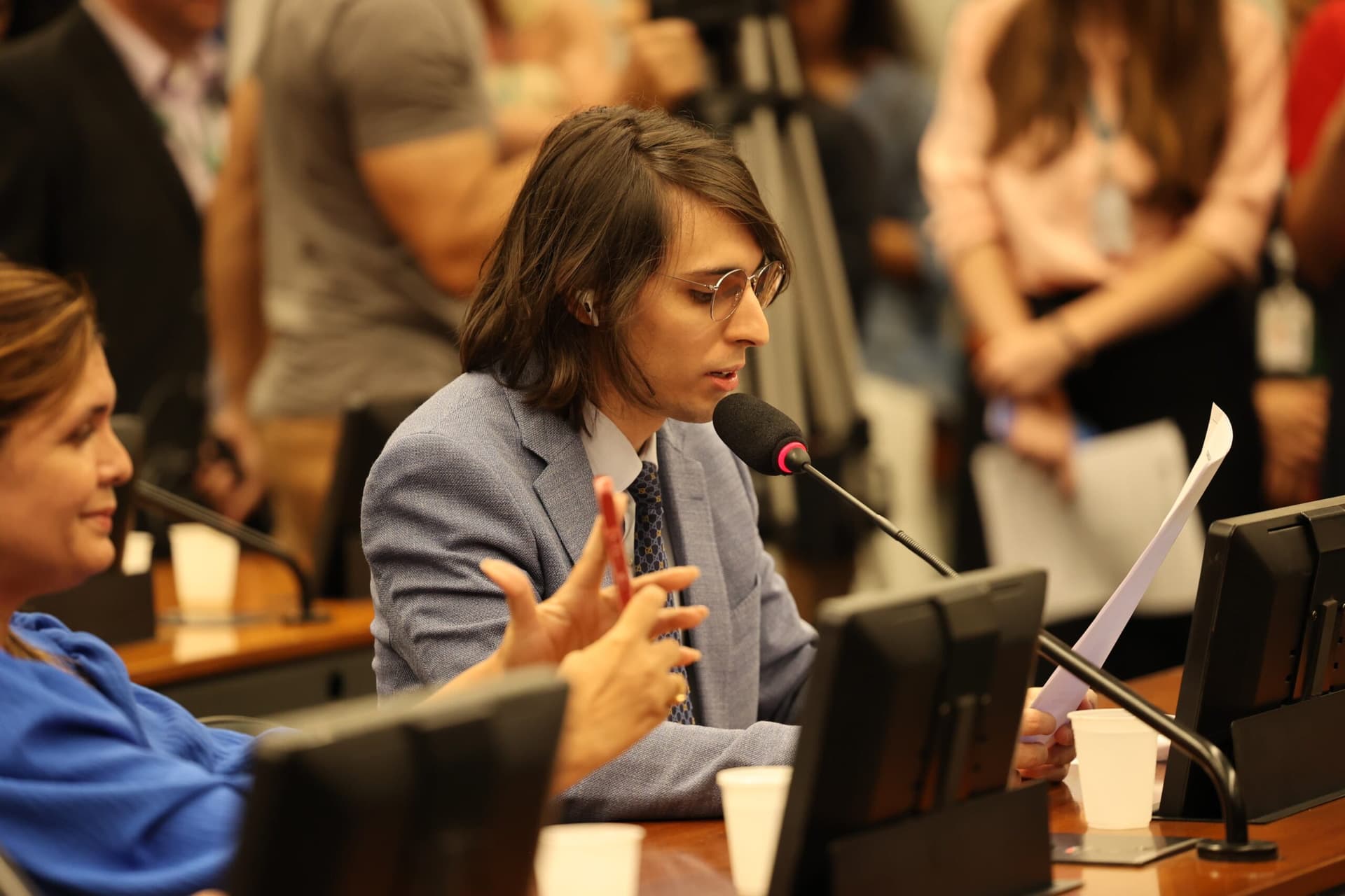 PL de Amom Mandel tipifica violência contra autistas nas redes sociais como crime de ódio