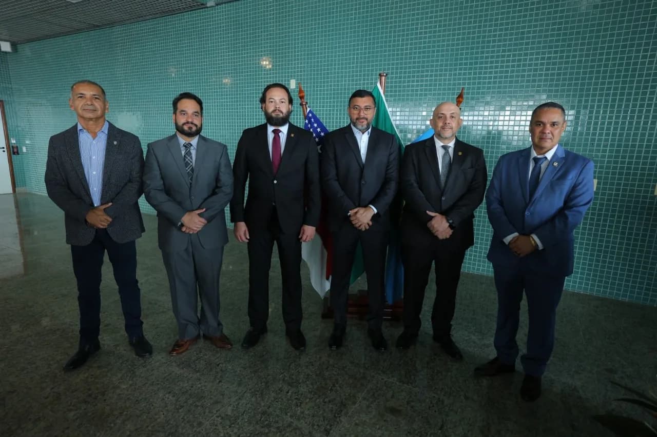 Amazonas firma acordo com a Polícia Federal para uso compartilhado de hangar no Aeroporto Eduardo Gomes