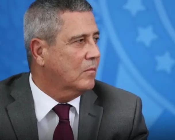 Alexandre de Moraes decide manter prisão de Braga Netto