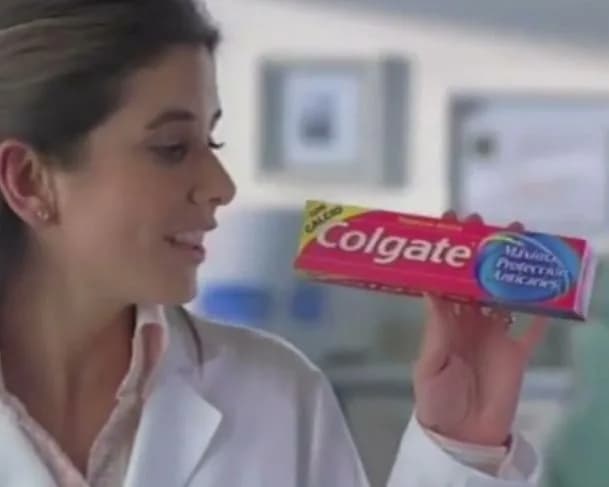 Venda de creme dental da Colgate volta a ser proibida pela Anvisa