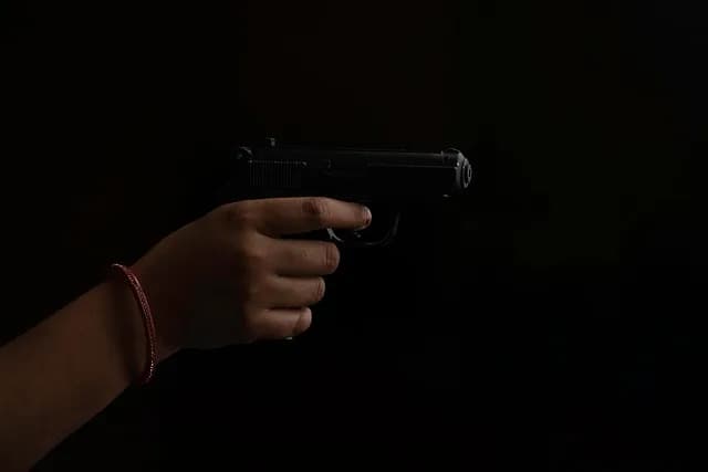 Passageiro vive momento de terror ao sofrer emboscada de motociclista de APP em Manaus