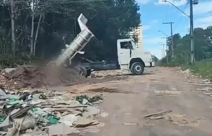 Dois homens são detidos por descarte de entulho em área de proteção ambiental em Manaus