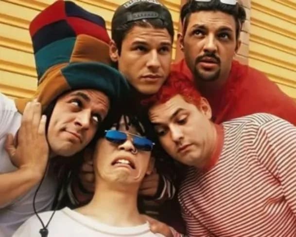 A morte dos Mamonas Assassinas: Conheça a macabra história da divulgação das fotos dos corpos da banda